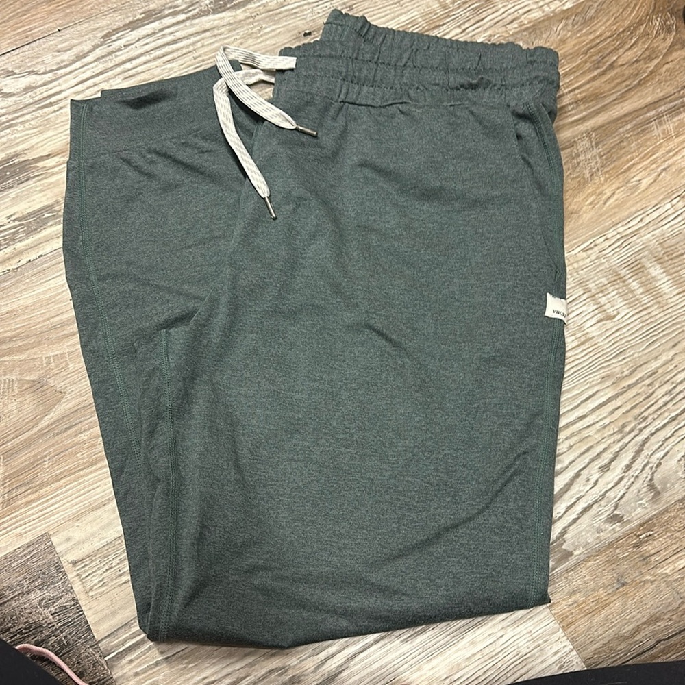 Vuori joggers size medium.